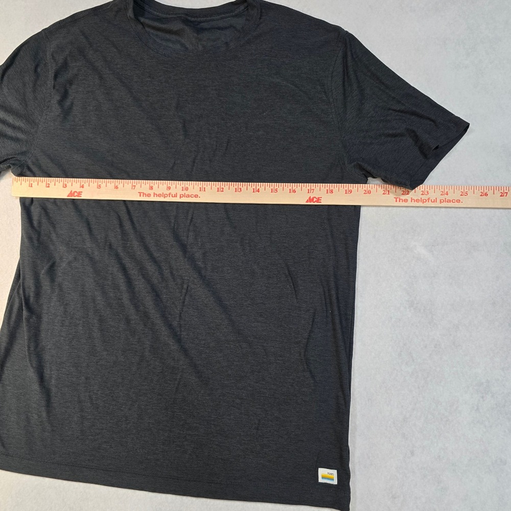 Vuori Strato Tech Tee Mens Medium Charcoal Heather Short Sleeve Shirt V126 - Picture 4 of 7